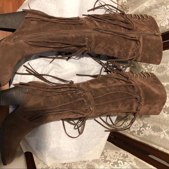 💥🎉💕HOST PICK 12/2/23💥🎉💕FINAL NWOT Jocelyn Fringed Boots in brown SZ 6.5 - Picture 5 of 6